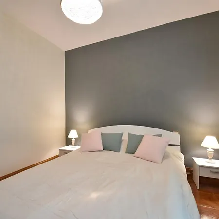 Luxurious In Domme With Swimming Pool 펜션