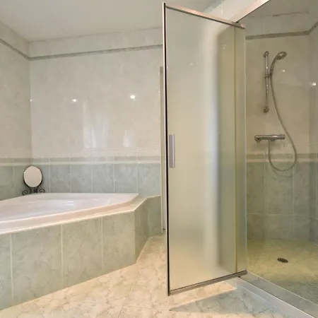 Luxurious In Domme With Swimming Pool * Saint-Cirq-Madelon