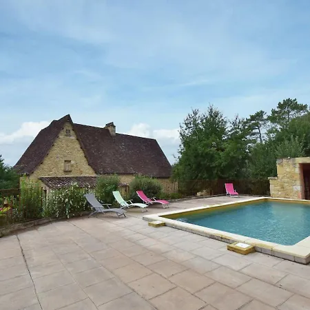 Luxurious In Domme With Swimming Pool Holiday home Saint-Cirq-Madelon
