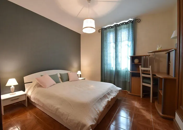 Ferienhaus Luxurious In Domme With Swimming Pool Saint-Cirq-Madelon